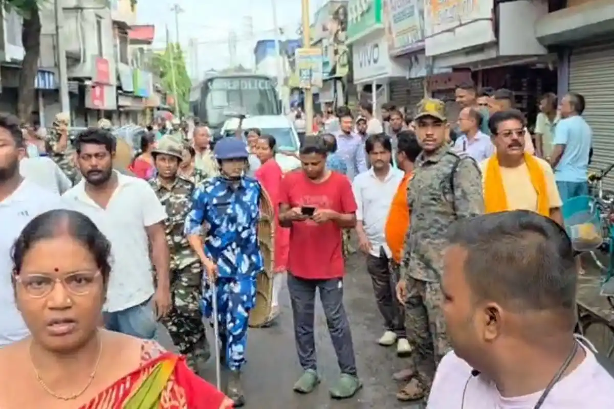 Naihati former TMC MLA Sanat De arrest: नैहाटी में पूर्व तृणमूल विधायक सनत दे की गिरफ्तारी के बाद बढ़ी हलचल, पुलिस ने इलाके में घुमाया