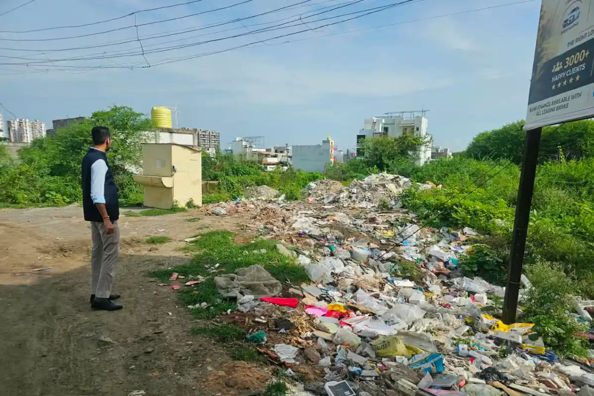 Nagpur Solid Waste Management Inspection Kumar Ashirwad: नागपुर के बेसा, बेलतरोड़ी और कुही में जिलाधिकारी कुमार आशीर्वाद ने मोटरसाइकिल से किया घनकचरा प्रबंधन का औचक निरीक्षण