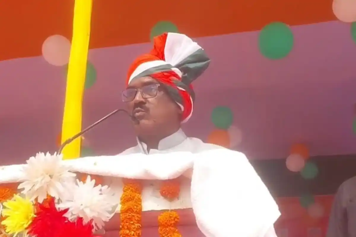 Siwan Independence Day Gandhi Maidan Flag Hoisting: सीवान के गांधी मैदान में शान से लहराया तिरंगा, स्वतंत्रता सेनानी मुंशी सिंह का हुआ सम्मान