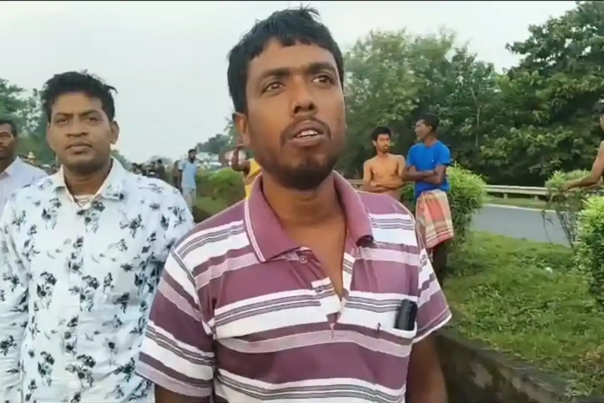 Gazole National Highway Lorry Fire: गाजोल में राष्ट्रीय राजमार्ग पर चलते लोरी में लगी भीषण आग, डेढ़ घंटे बाद पहुंची दमकल