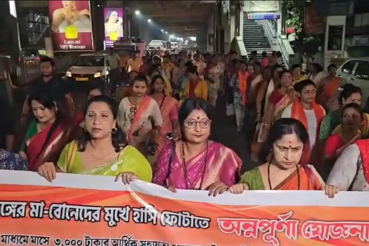 BJP Mahila Morcha Behala thanksgiving march Annapurna Bhandar: बेहाला में भाजपा महिला मोर्चा ने निकाली धन्यवाद यात्रा, अन्नपूर्णा भंडार की राशि मिलने पर जताया आभार