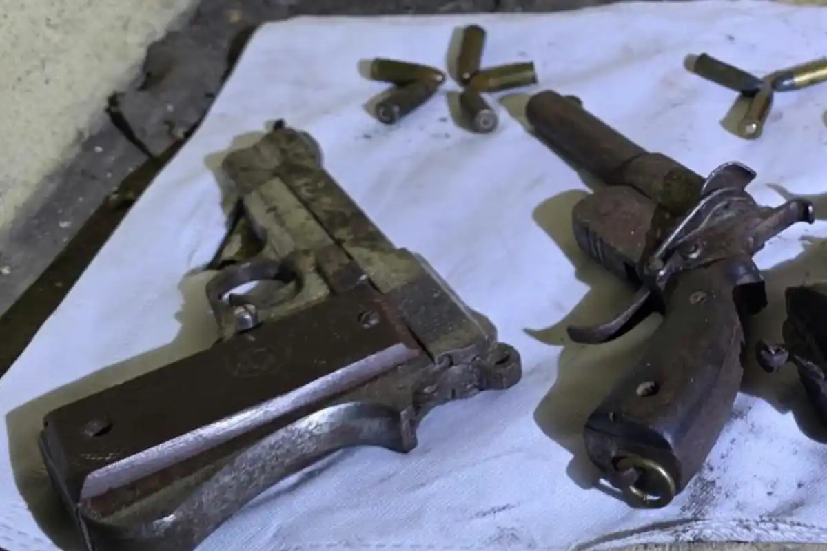Prempal Singh Jamuria Illegal Arms Recovered: प्रेमपाल से पूछताछ के बाद जामुड़िया में अवैध हथियारों का बड़ा जखीरा बरामद, पिस्तौल-रिवॉल्वर और कारतूस मिले