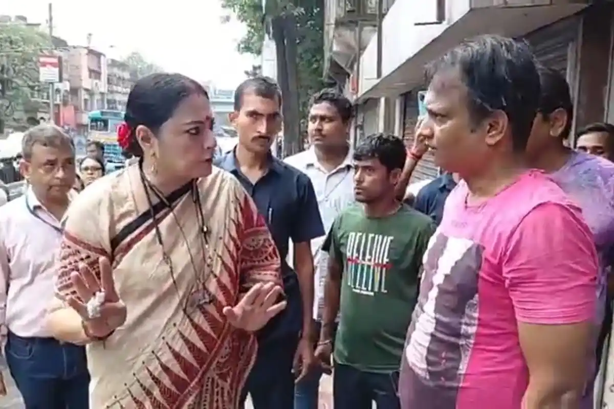 Agnimitra Paul Park Circus Dustbin Installation: कोलकाता के पार्क सर्कस में अग्निमित्रा पाल की अगुवाई में लगाए गए कूड़ेदान, एक तारीख से गंदगी फैलाने पर लगेगा जुर्माना