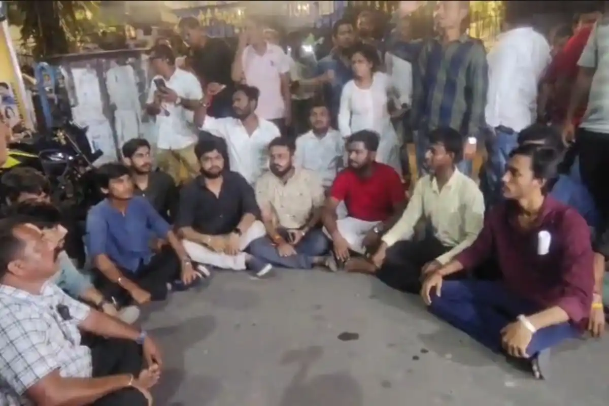 Jadavpur University SFI ABVP clash: कोलकाता के जादवपुर विश्वविद्यालय में आम बैठक को लेकर एसएफआई-एबीवीपी समर्थकों में झड़प, दोनों पक्षों के कई छात्र घायल