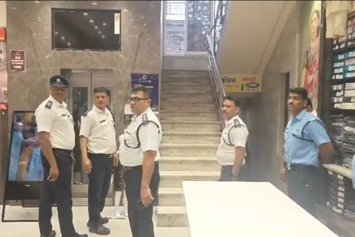 Aradhana The Fashion Mall NMC Action: नागपुर के आराधना द फैशन मॉल पर एनएमसी की कार्रवाई, नियमों और दस्तावेजों की जांच