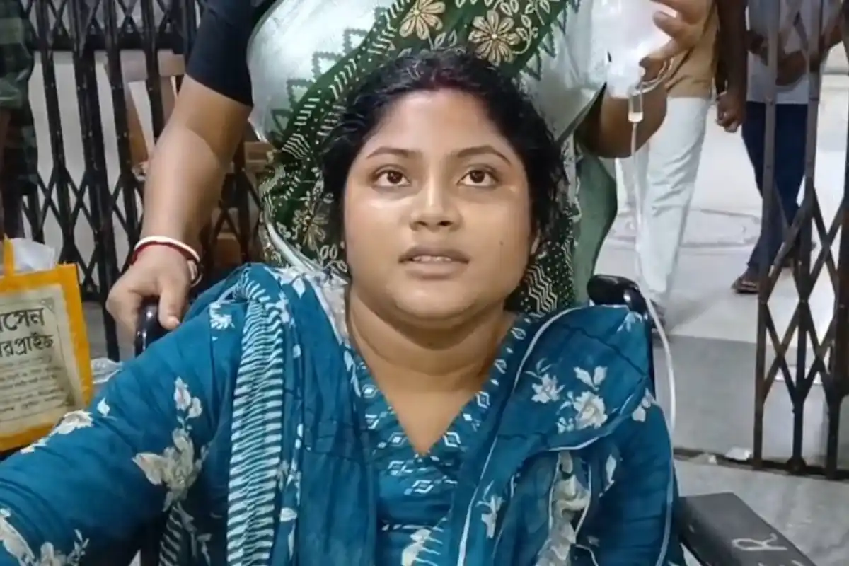 Malda Jagdala High School Certificate Dispute: मालदा के जगदला हाईस्कूल में प्रमाण पत्र विवाद के बाद मारपीट, महिला गैर-शिक्षक कर्मचारी ने लगाए गंभीर आरोप