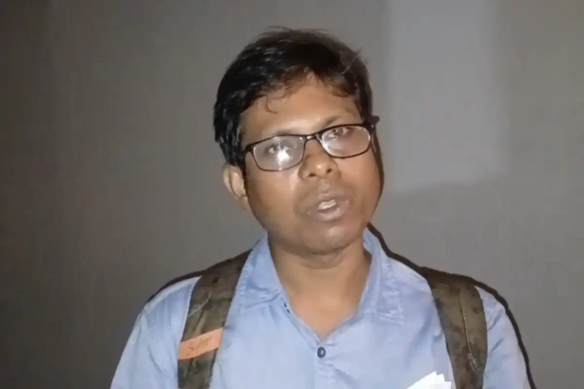 Malda Jagdala High School Certificate Dispute: मालदा के जगदला हाईस्कूल में प्रमाण पत्र विवाद के बाद मारपीट, महिला गैर-शिक्षक कर्मचारी ने लगाए गंभीर आरोप