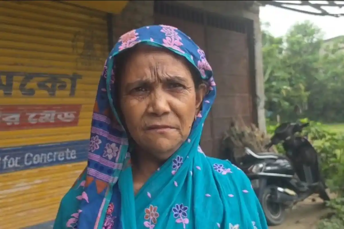 Malda Awas Yojana Job Card Fraud: मालदा में आवास योजना पर बड़ा आरोप, जॉब कार्ड किसी का और घर मिला दूसरे को, 30 हजार रुपये लेने का दावा