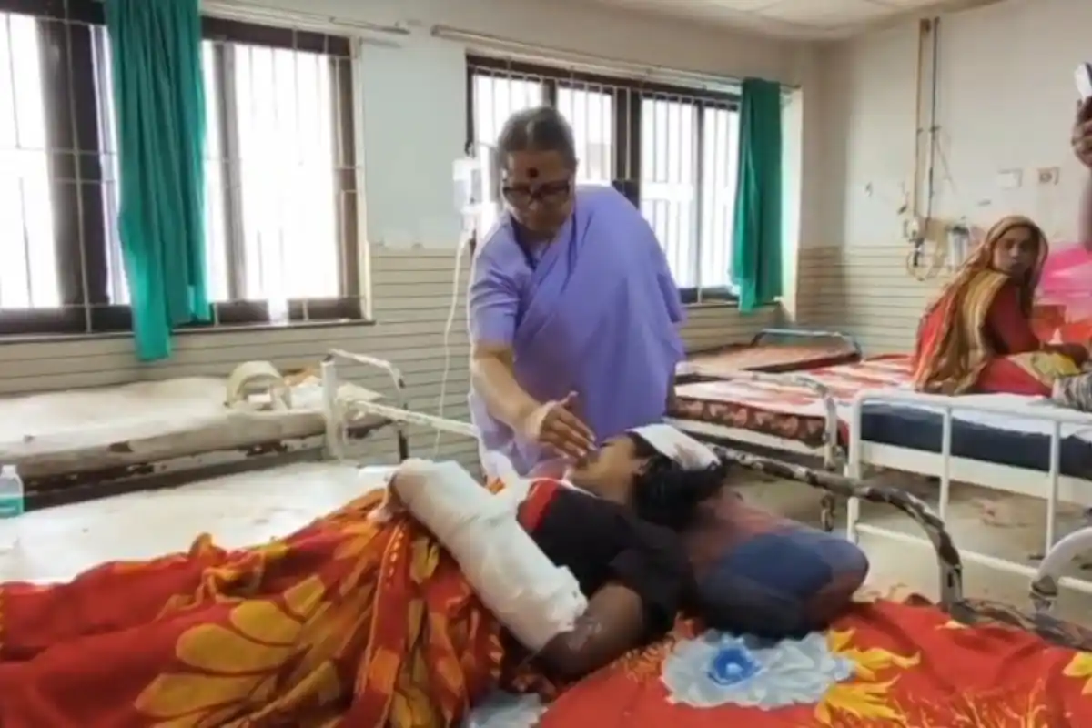 Malda Medical College Hospital Rat Problem: मालदा मेडिकल कॉलेज अस्पताल में चूहों से मरीज परेशान, बिस्तरों के पास लगाए गए पकड़ने के यंत्र