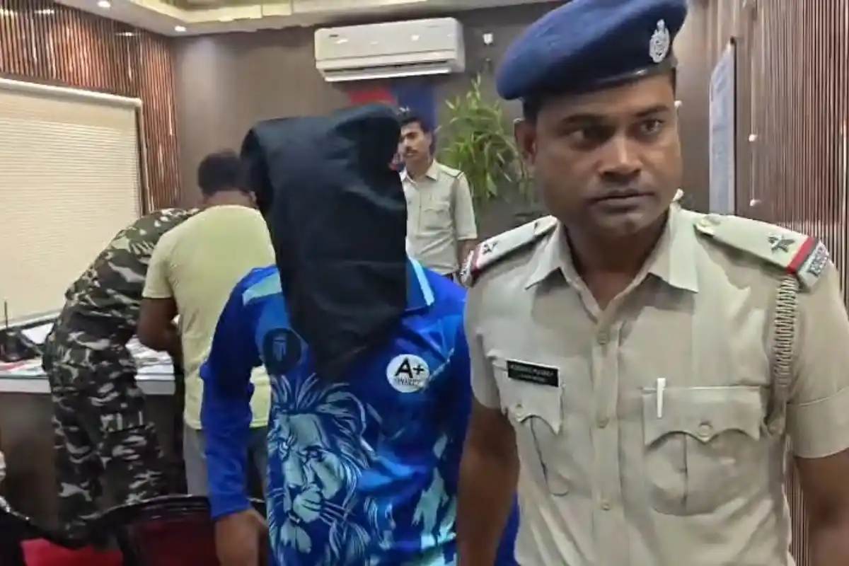 Bangladesh Mobile Smuggling 133 Android Phones Recovered Farakka: मुर्शिदाबाद के फरक्का में 133 एंड्रॉयड मोबाइल बरामद, बांग्लादेश भेजने से पहले युवक गिरफ्तार