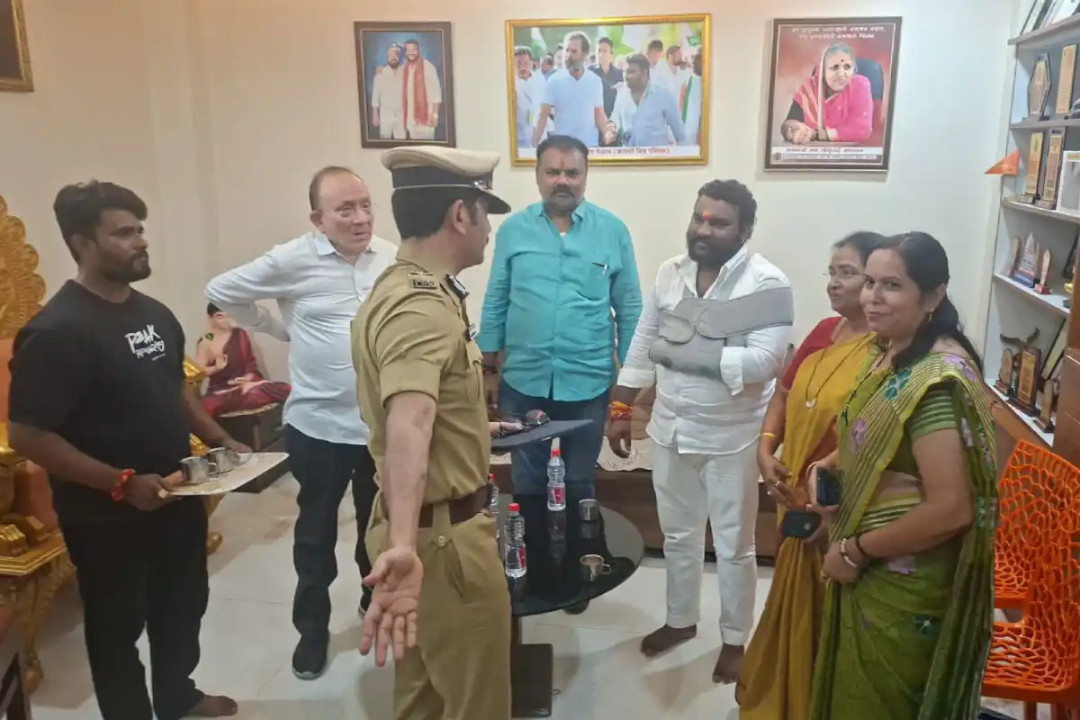Nagpur Shubham Motghare Political Leaders Meeting: नागपुर में कांग्रेस नगरसेवक शुभम मोटघरे के घर पहुंचे कई दलों के जनप्रतिनिधि, स्थानीय मुद्दों पर हुई चर्चा