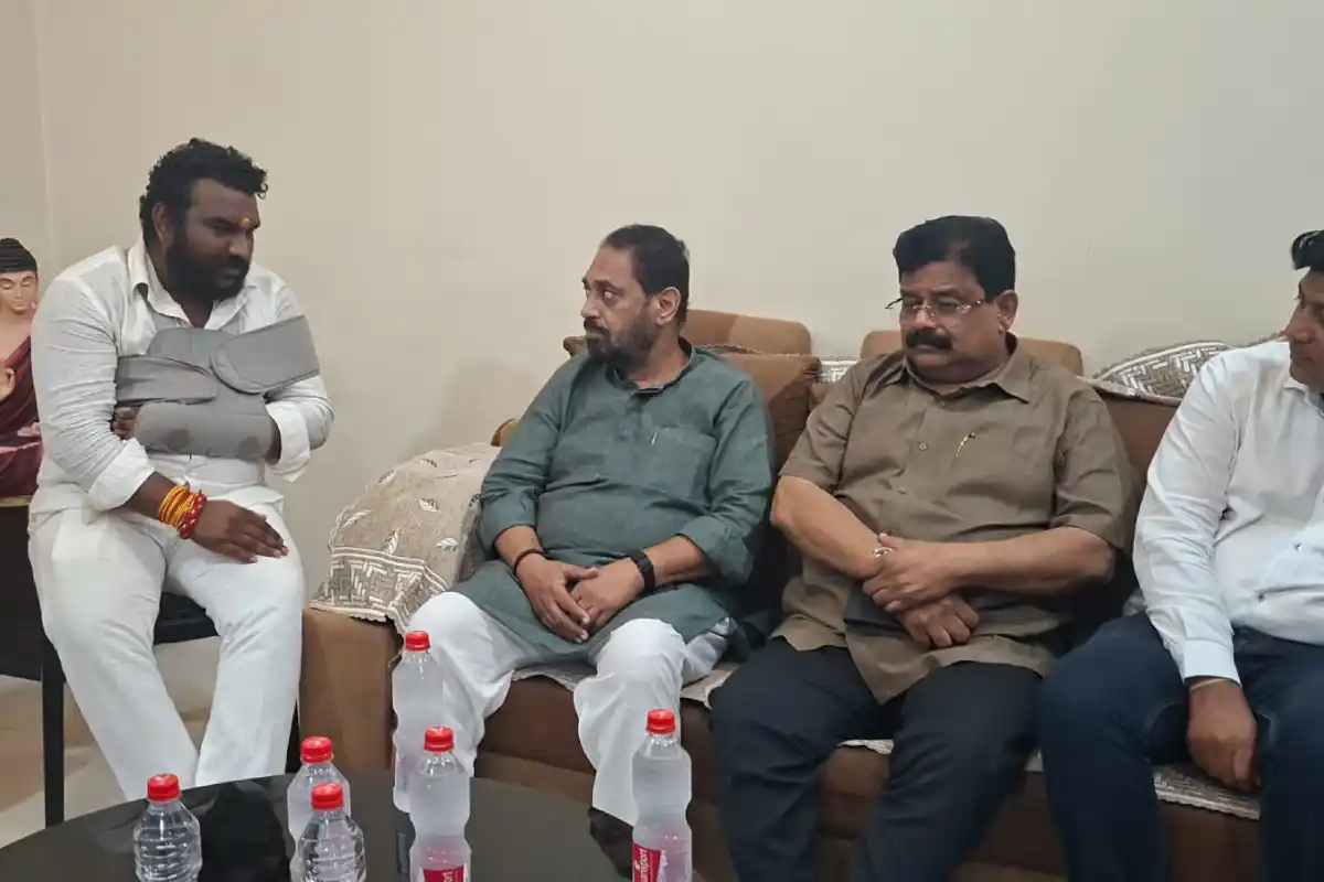 Nagpur Shubham Motghare Political Leaders Meeting: नागपुर में कांग्रेस नगरसेवक शुभम मोटघरे के घर पहुंचे कई दलों के जनप्रतिनिधि, स्थानीय मुद्दों पर हुई चर्चा