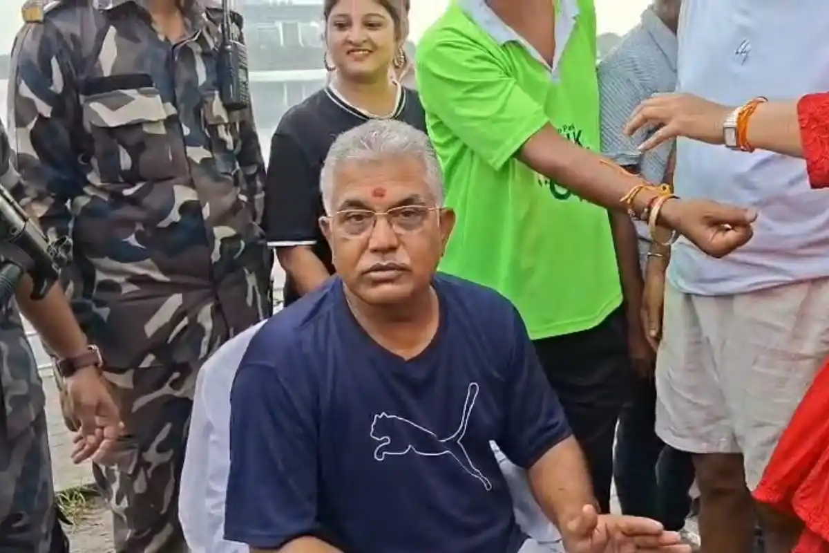Dilip Ghosh reaction TMC banner Kolkata Eco Park: कोलकाता के इको पार्क में दिलीप घोष से तृणमूल के बैनर विवाद, पुलिस पर आरोप और नेपाल बाढ़ को लेकर पूछे गए सवाल