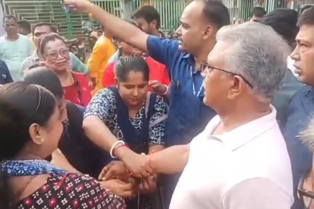 Malda Dilip Ghosh Mamata Banerjee Allegations: मालदा में दिलीप घोष ने ममता बनर्जी पर साधा निशाना, आवास योजना और कॉलेज प्रवेश में गड़बड़ी के लगाए आरोप