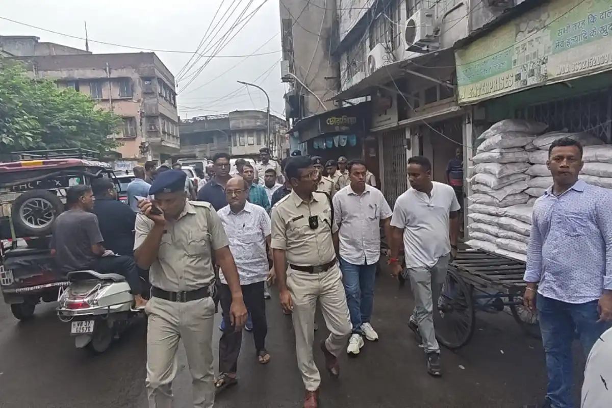 Raniganj sugar price black marketing raid: पश्चिम बर्धमान जिले के रानीगंज में चीनी की कीमत 70 रुपये तक पहुंची, कालाबाजारी रोकने के लिए गोदामों पर प्रशासन की छापेमारी