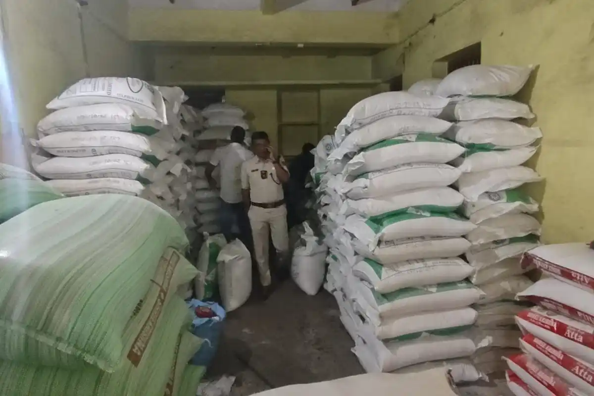 Raniganj sugar price black marketing raid: पश्चिम बर्धमान जिले के रानीगंज में चीनी की कीमत 70 रुपये तक पहुंची, कालाबाजारी रोकने के लिए गोदामों पर प्रशासन की छापेमारी