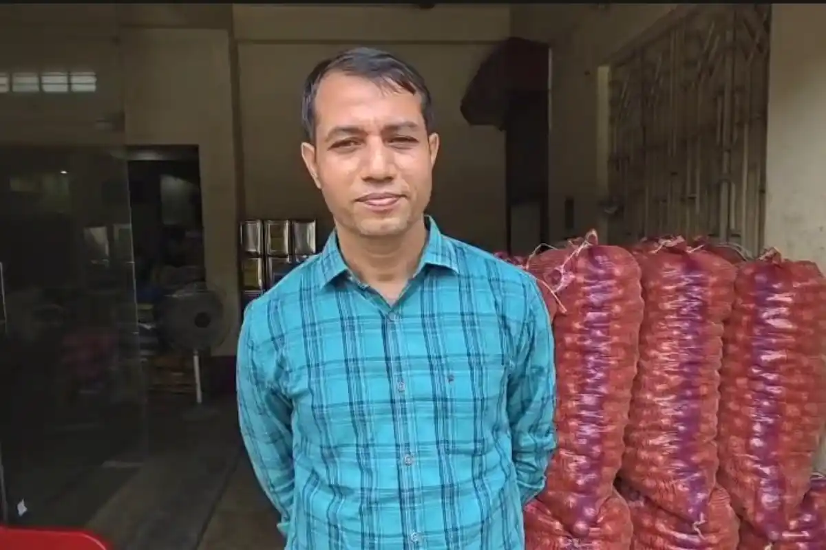Raniganj sugar price black marketing raid: पश्चिम बर्धमान जिले के रानीगंज में चीनी की कीमत 70 रुपये तक पहुंची, कालाबाजारी रोकने के लिए गोदामों पर प्रशासन की छापेमारी