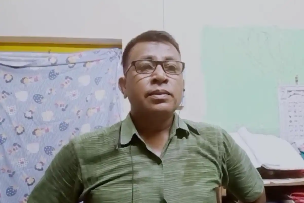 Malda Manikchak Government Tarpaulin Distribution Corruption Allegation: मालदा के मानिकचक में सरकारी तिरपाल के बदले पैसे लेने का आरोप, सोशल मीडिया पर वीडियो वायरल