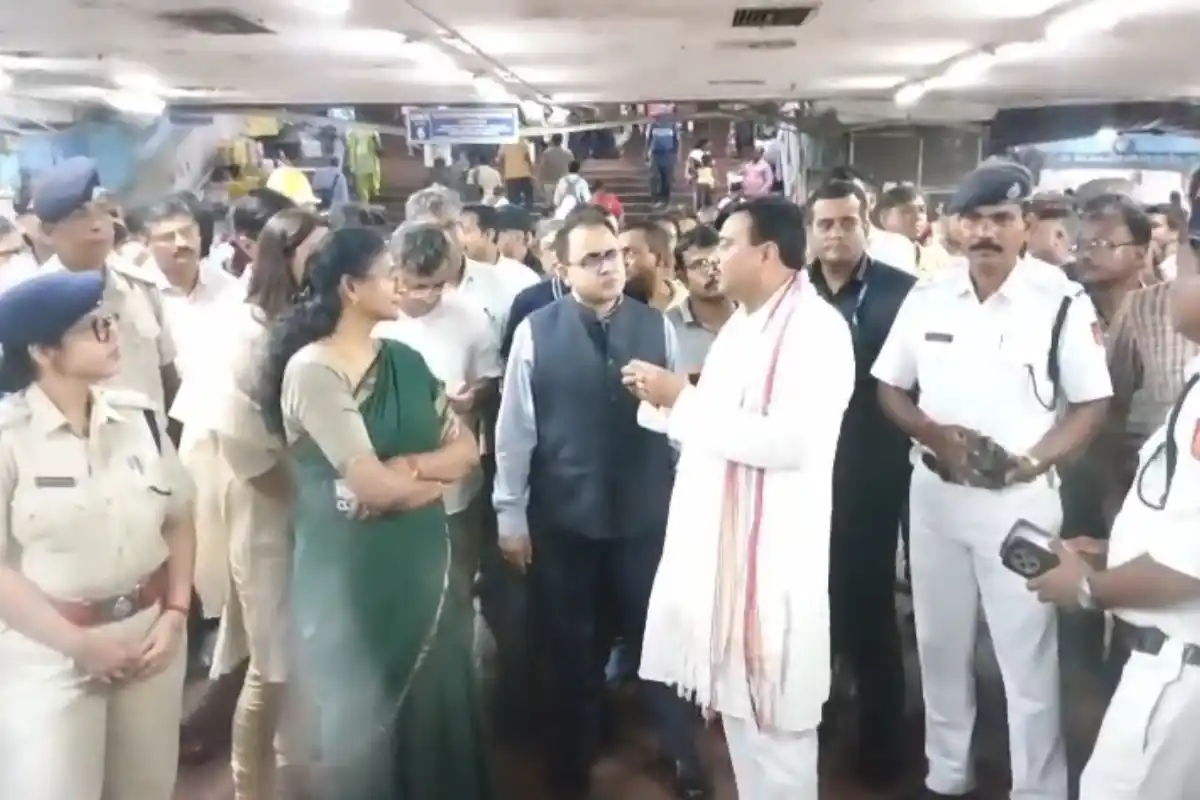 Howrah bus terminal modernization plan: हावड़ा बस टर्मिनल बदलेगा आधुनिक परिवहन केंद्र में, मंत्री उमेश राय ने बताई बड़ी योजना