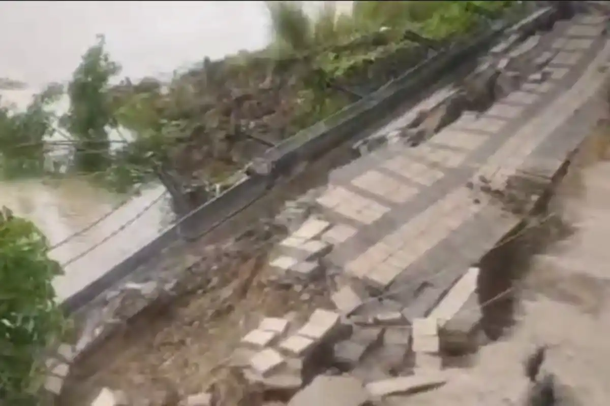 Howrah Shyampur Bhagirathi River Park Collapse: हावड़ा के श्यामपुर में भागीरथी के तेज बहाव से नदी में समाया पार्क, बांध का करीब 300 फुट हिस्सा ढहा