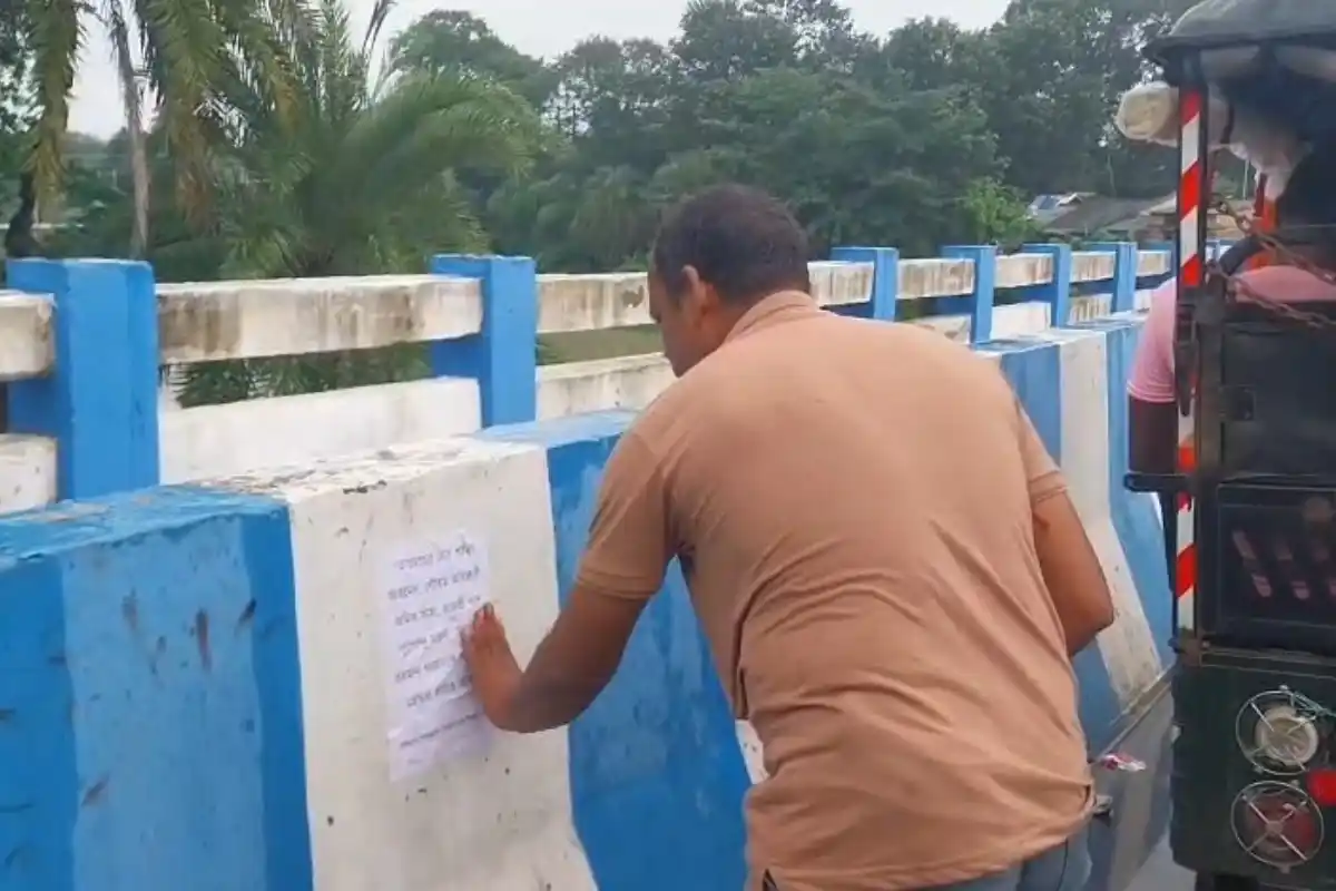 Diamond Harbour TMC Leaders Poster Protest: दक्षिण 24 परगना के डायमंड हार्बर में फिर बढ़ी राजनीतिक हलचल, तृणमूल नेताओं के खिलाफ लगे पोस्टर