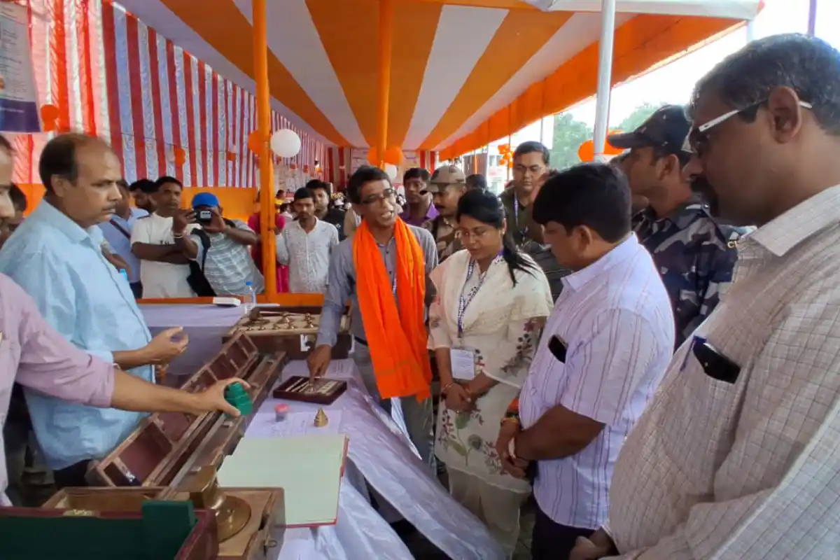 Berhampore consumer rights protection week: मुर्शिदाबाद के बहरमपुर में उपभोक्ता अधिकार सुरक्षा सप्ताह का आयोजन, मंत्री गौरी शंकर घोष ने जलाया दीप