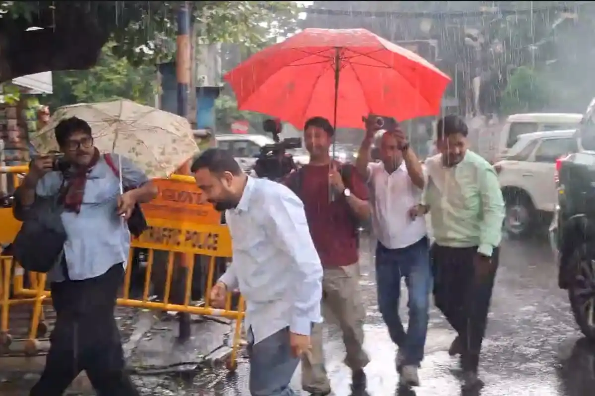 Camac Street Case Sumit Roy Derek O'Brien Police Summons: कैमाक स्ट्रीट मामले में डेरेक ओ'ब्रायन के बाद थाने पहुंचे अभिषेक बनर्जी के करीबी सहायक सुमित रॉय