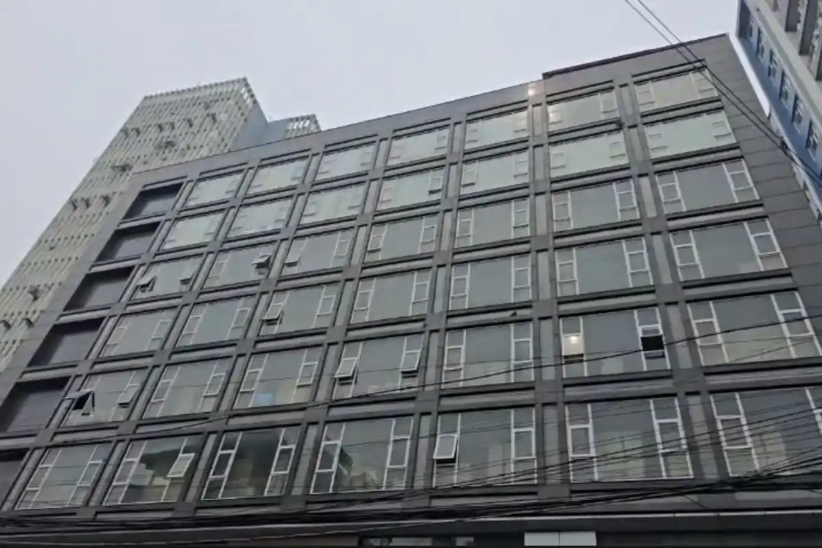 Kolkata Camac Street Abhishek Banerjee Office Vandalism: कोलकाता के कैमक स्ट्रीट में अभिषेक बनर्जी के दफ्तर में तोड़फोड़ का आरोप, सुबह से कड़ी पुलिस सुरक्षा