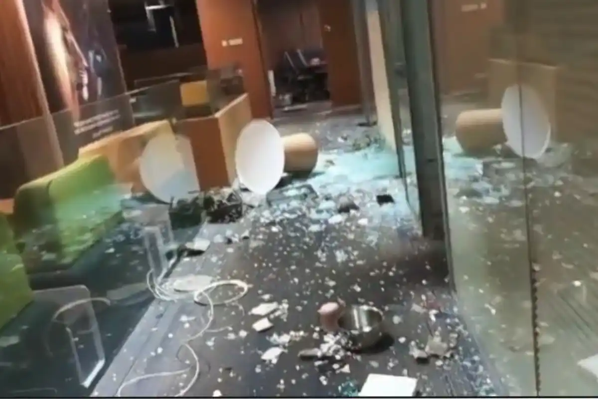 Kolkata Camac Street Abhishek Banerjee Office Vandalism: कोलकाता के कैमक स्ट्रीट में अभिषेक बनर्जी के दफ्तर में तोड़फोड़ का आरोप, सुबह से कड़ी पुलिस सुरक्षा