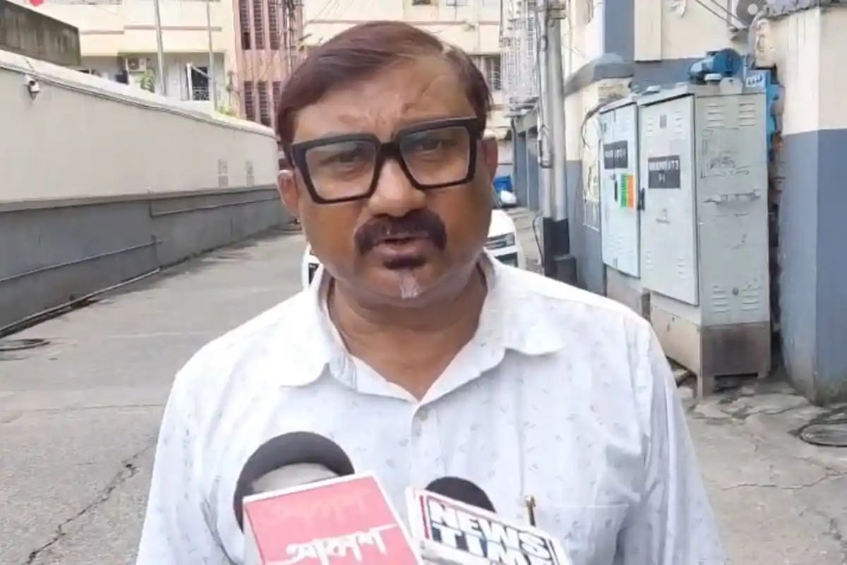New Alipore former mayor companies raid Kolkata: कोलकाता के न्यू अलीपुर में पूर्व मेयर से जुड़ी दो कंपनियों में जांच, दस्तावेजों और लेनदेन की पड़ताल