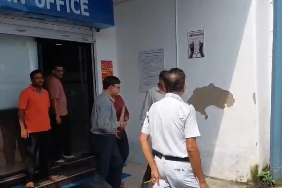 New Alipore former mayor companies raid Kolkata: कोलकाता के न्यू अलीपुर में पूर्व मेयर से जुड़ी दो कंपनियों में जांच, दस्तावेजों और लेनदेन की पड़ताल