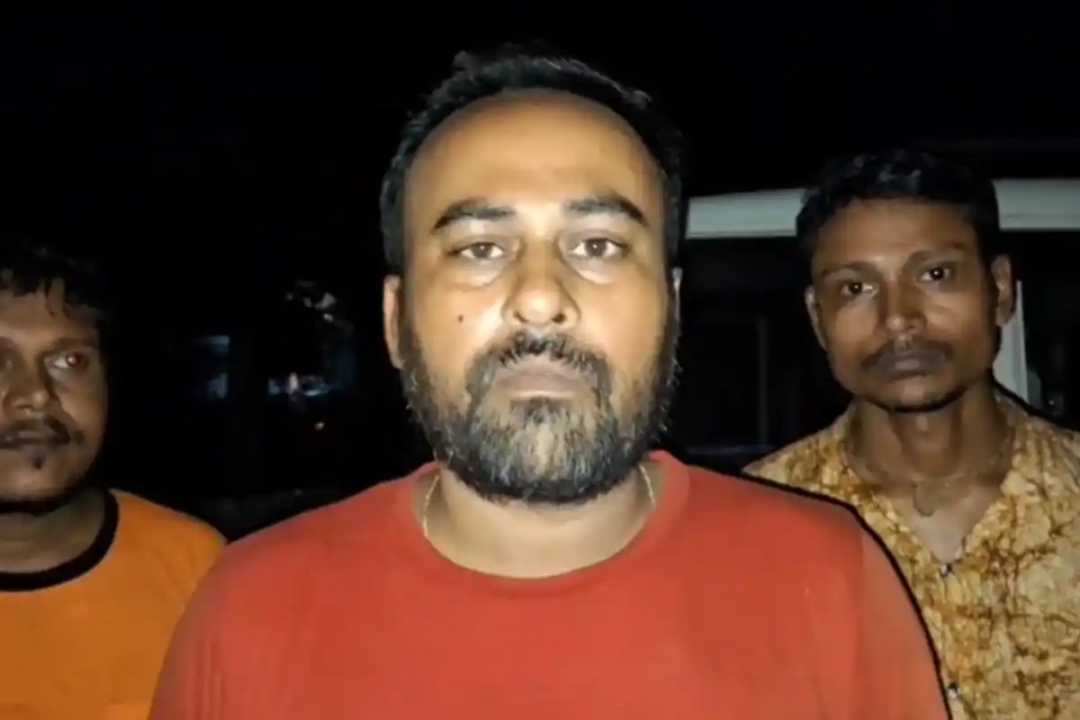 Belacoba Station Colony House Fire: जलपाईगुड़ी के बेलाकोबा स्टेशन कॉलोनी में घर में लगी भीषण आग, दमकल के देर से पहुंचने पर लोगों में गुस्सा