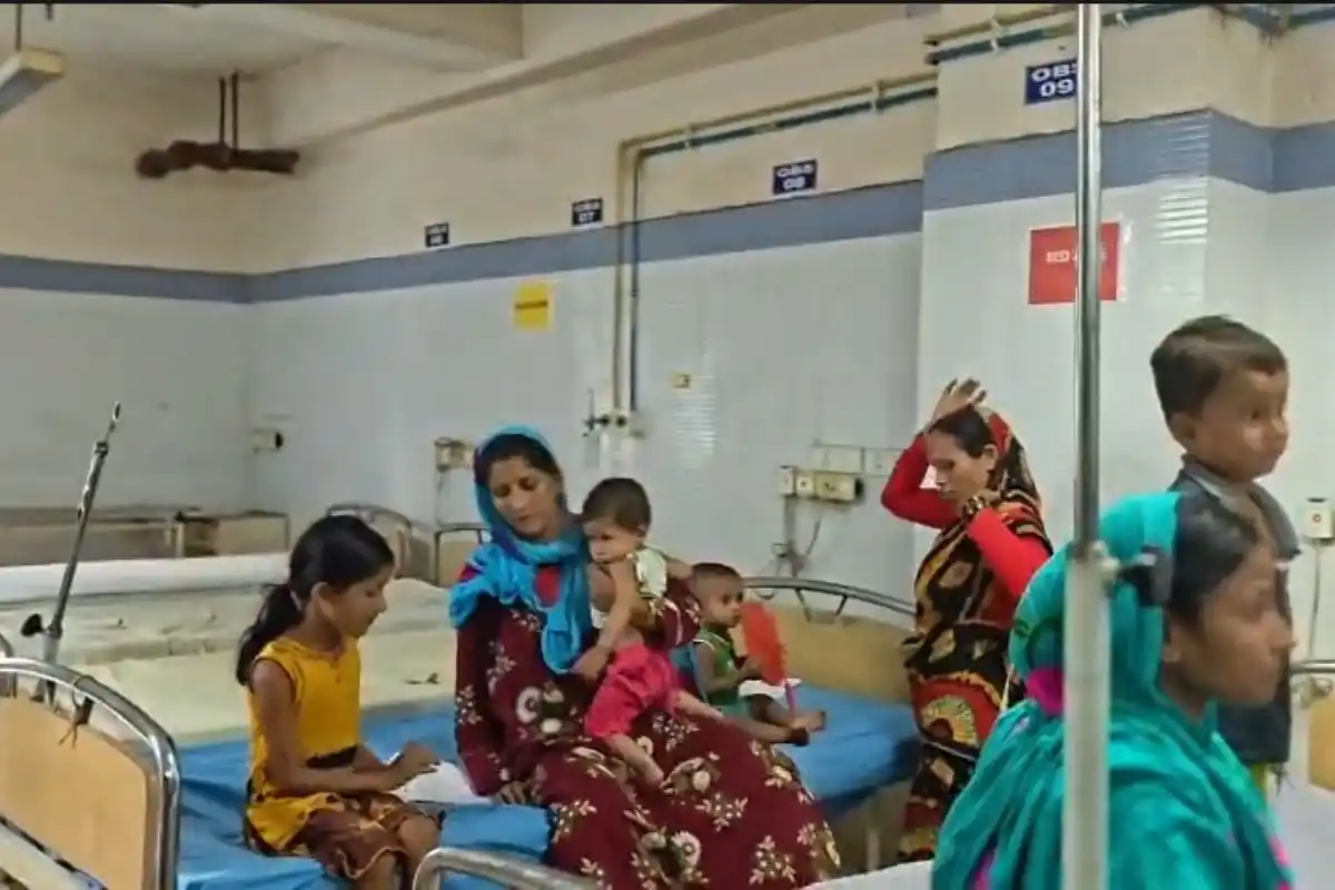 Anganwadi Center Food Lizard 45 Children Fall Sick Bankura: बांकुड़ा के ओंदा में आंगनबाड़ी केंद्र के खाने में मिली छिपकली, 45 बच्चे बीमार