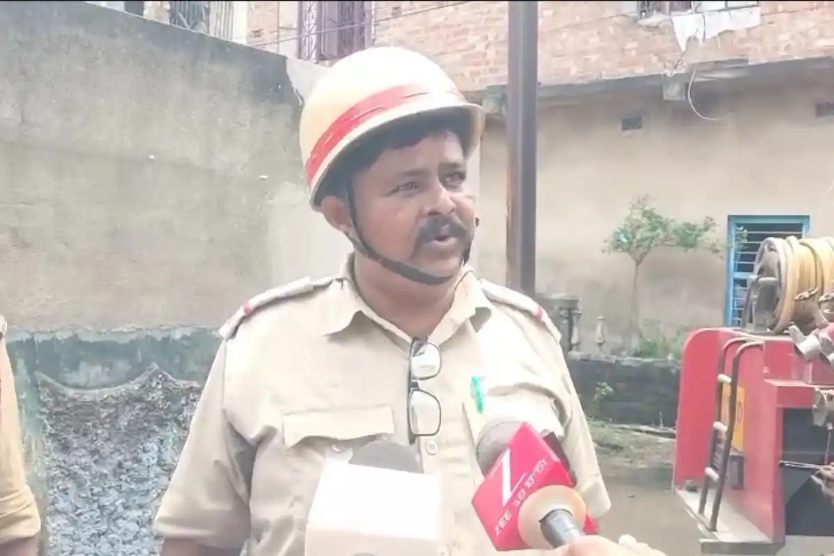 Howrah Shibpur Baltikuri Waterlogging: हावड़ा के शिवपुर में अब भी जलभराव, दमकल की मदद से पानी निकालने का काम शुरू