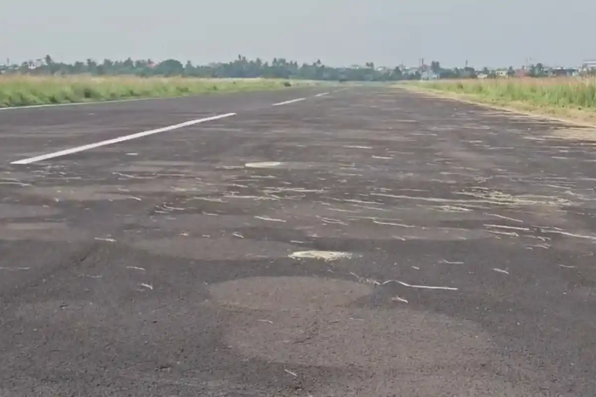 Behala Airport Infrastructure Inspection Indranil Khan: बेहाला एयरपोर्ट का निरीक्षण, बुनियादी सुविधाओं और विमान सेवा बढ़ाने पर मंत्री इंद्रनील खां ने की चर्चा