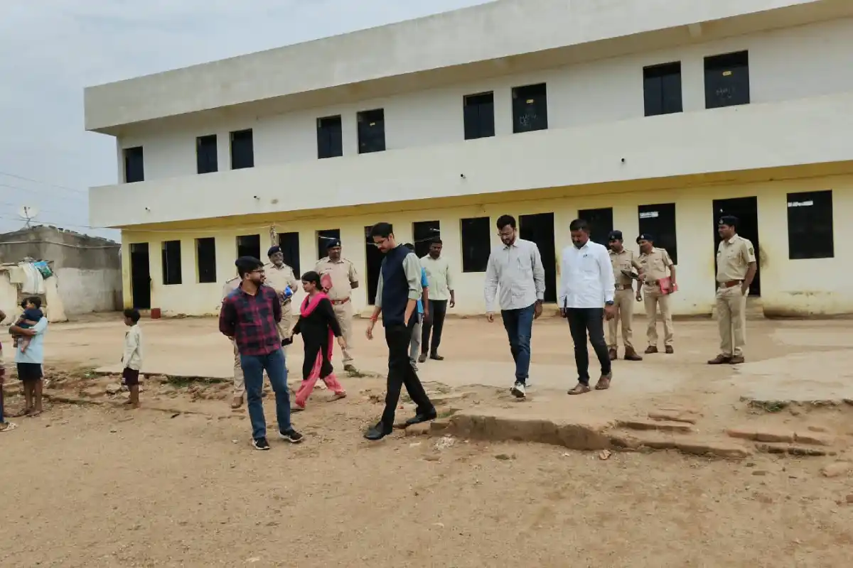 Pench Tiger Reserve development inspection Nagpur: नागपुर के जिलाधिकारी ने पेंच में विकास कार्यों का किया निरीक्षण, मानव-वन्यजीव संघर्ष रोकने पर जोर