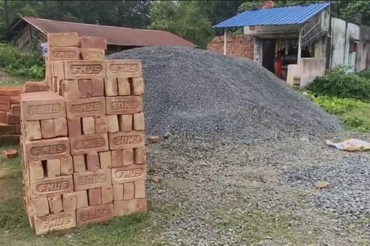 Malda BJP worker land grabbing allegation: मालदा में भाजपा कार्यकर्ता पर जमीन कब्जे का आरोप, विरोध करने पर धमकी का दावा