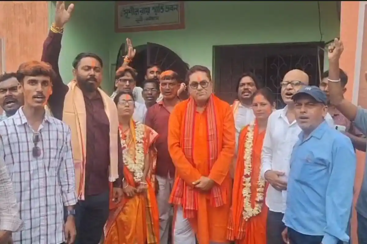 BJP New Pradhan Nuni Panchayat: बाराबनी की नूनी पंचायत में भाजपा की नई प्रधान ऋतु बाउरी चुनी गईं, कार्यकर्ताओं ने मनाया जश्न