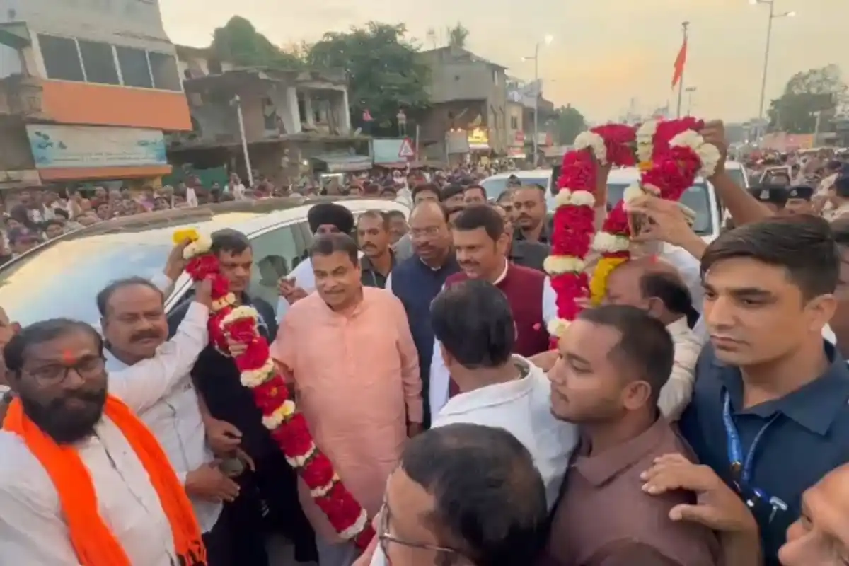 Nagpur Indora Chowk flyover inauguration: नागपुर के इंदौरा चौक फ्लाईओवर के उद्घाटन में नहीं खुली रिबन की गांठ, गडकरी-फडणवीस को करनी पड़ी मशक्कत