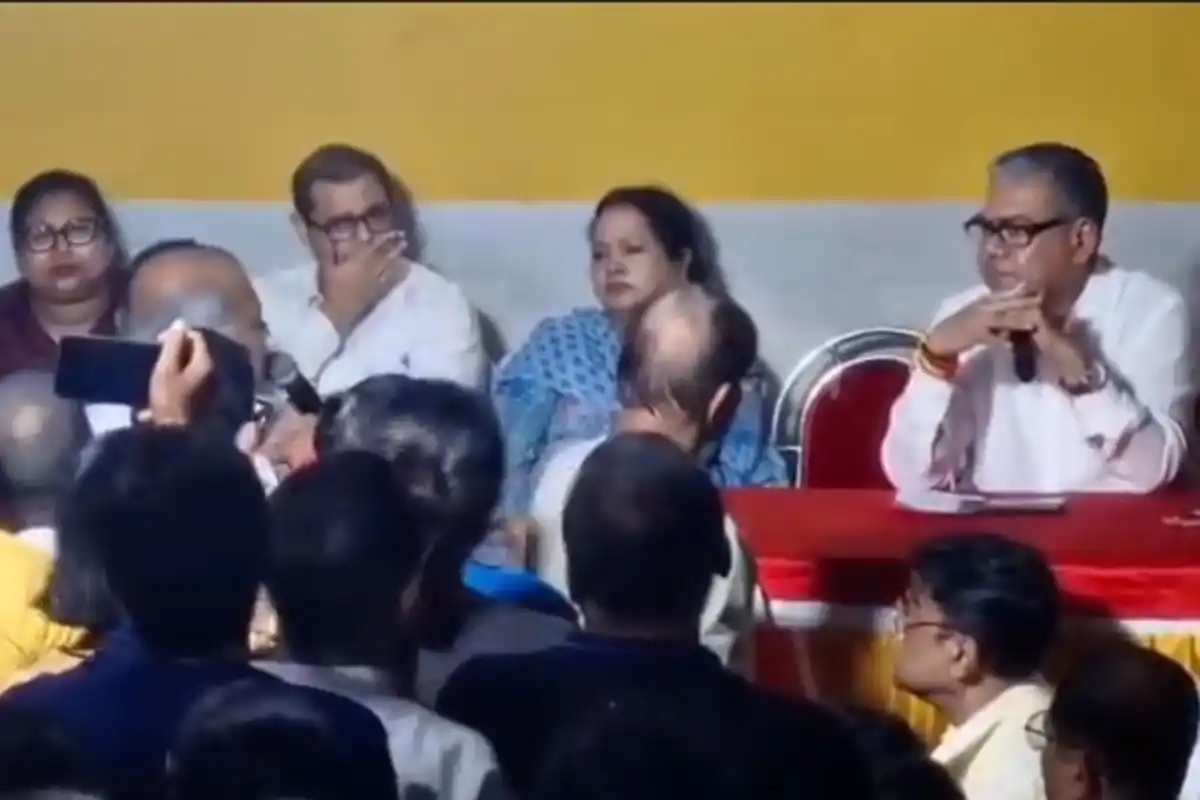 North 24 Parganas Janata Darbar Minister MLA Argument: जनता दरबार को लेकर स्वास्थ्य मंत्री शारद्वत मुखोपाध्याय और राजारहाट न्यूटाउन विधायक पीयूष कानोरिया में तीखी बहस