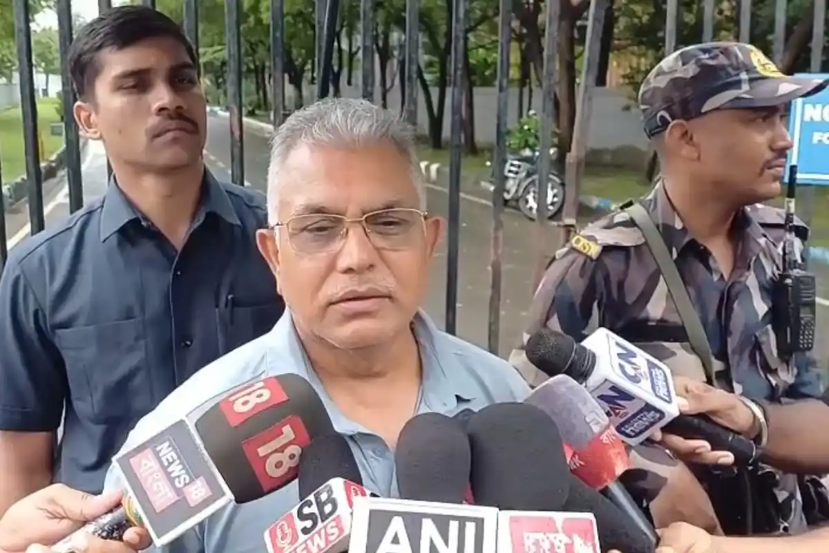 West Bengal Dilip Ghosh Political Reactions: पश्चिम बंगाल में राजनीतिक घटनाओं पर दिलीप घोष की प्रतिक्रिया, यदवपुर से दुर्गापूजा अनुदान तक उठाए कई मुद्दे