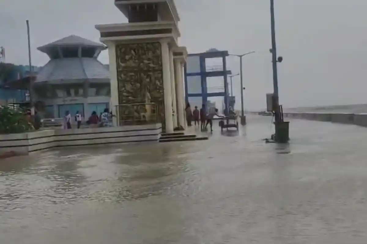 Digha sea rough weather depression West Bengal: पूर्व मेदिनीपुर के दीघा में निम्न दबाव के असर से समुद्र उफान पर, पर्यटकों के समुद्र में उतरने पर रोक