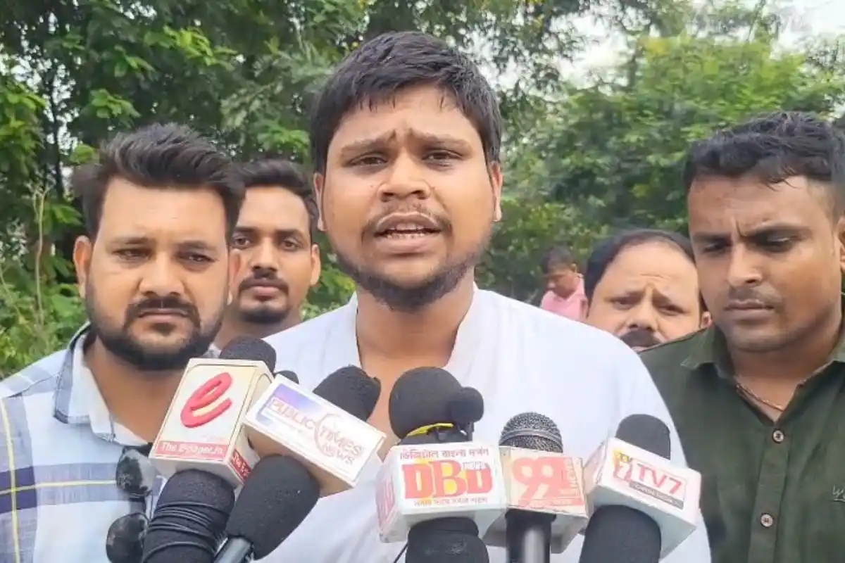 Durgapur BJP Yuva Morcha protest Humayun Kabir: दुर्गापुर में हुमायूं कबीर के खिलाफ भाजपा युवा मोर्चा का प्रदर्शन, पुतले को जूतों की माला पहनाकर जताया विरोध