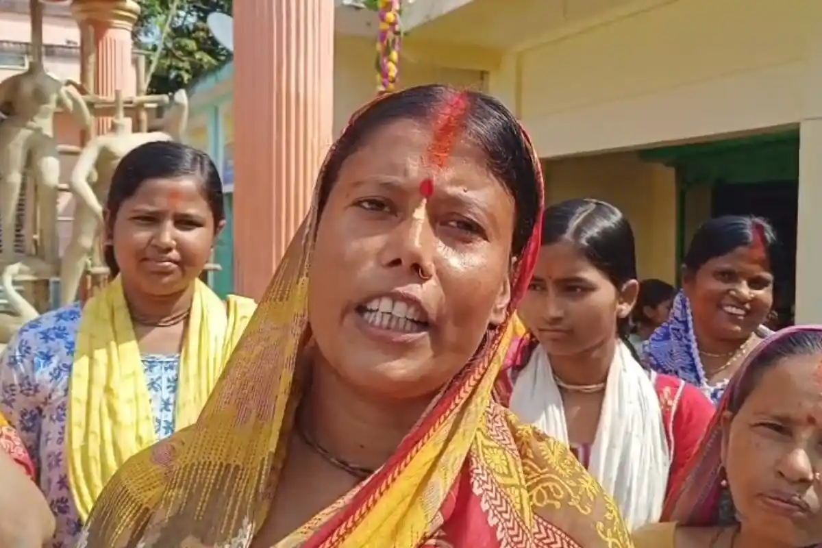 Malda Dahua Village First Durga Puja: मालदा के डाहुआ गांव में पहली बार होगी दुर्गा पूजा, तीन किलोमीटर दूर जाने की परेशानी होगी खत्म