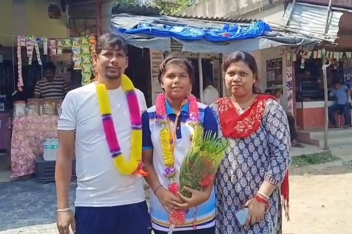 Sudipta Mondal Malda Under-16 National Football Champion: मालदा की सुदीप्ता मंडल ने टूटे पैर के बाद राष्ट्रीय फुटबॉल चैंपियनशिप में बंगाल को दिलाया खिताब