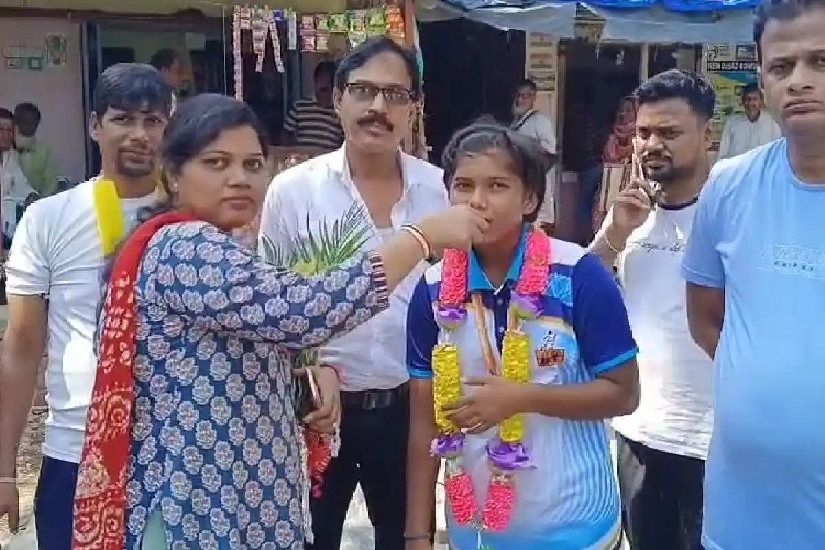 Sudipta Mondal Malda Under-16 National Football Champion: मालदा की सुदीप्ता मंडल ने टूटे पैर के बाद राष्ट्रीय फुटबॉल चैंपियनशिप में बंगाल को दिलाया खिताब