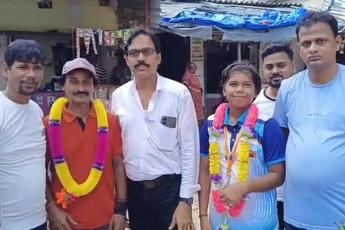 Sudipta Mondal Malda Under-16 National Football Champion: मालदा की सुदीप्ता मंडल ने टूटे पैर के बाद राष्ट्रीय फुटबॉल चैंपियनशिप में बंगाल को दिलाया खिताब