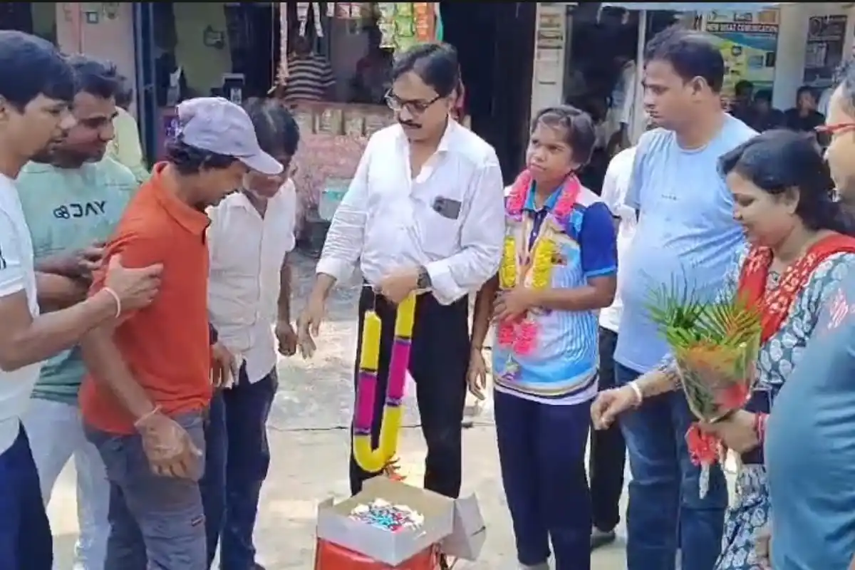 Sudipta Mondal Malda Under-16 National Football Champion: मालदा की सुदीप्ता मंडल ने टूटे पैर के बाद राष्ट्रीय फुटबॉल चैंपियनशिप में बंगाल को दिलाया खिताब