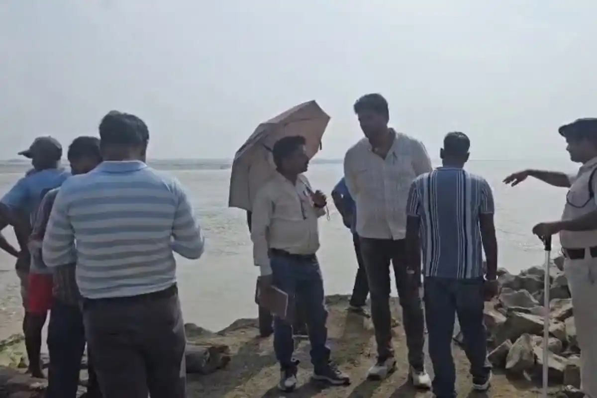 Ganga River Near Railway Line Safety: पूर्व बर्धमान में गंगा के करीब पहुंची रेल लाइन, सुरक्षा को लेकर रेल विभाग सतर्क