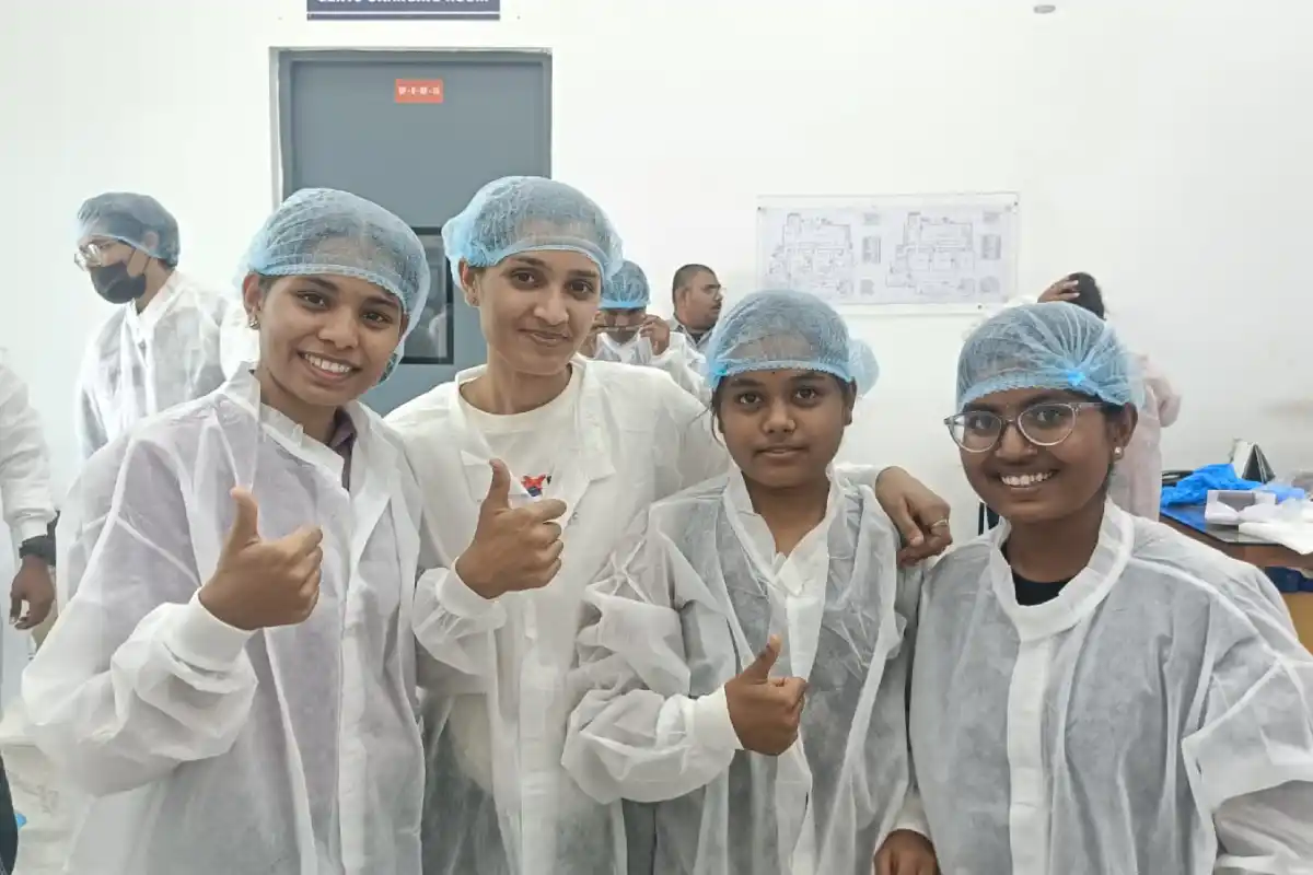 Nagpur University Economics Students Industrial Visit Hingna MIDC:: नागपुर में अर्थशास्त्र विभाग के विद्यार्थियों ने किया औद्योगिक भ्रमण